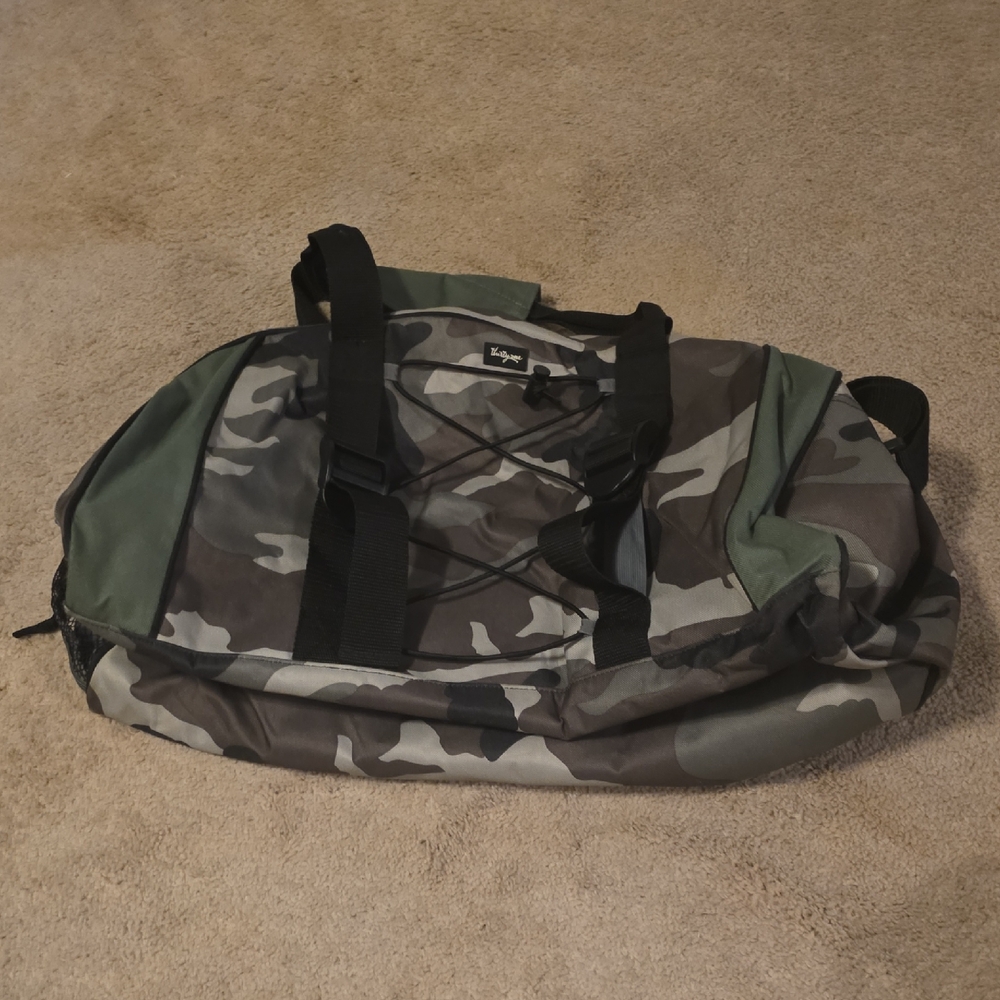 Thirty-One Canvas Camouflage Duffle Bag – Like New!